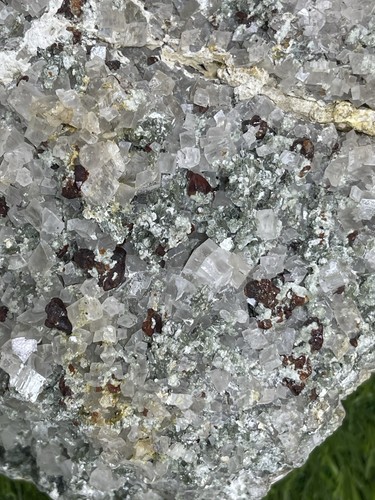 Hydroxylclinohumit | Hydroxyl-Clinohumit mit Calcit und Clinochlor 3,8 kg - Bild 18 von 18