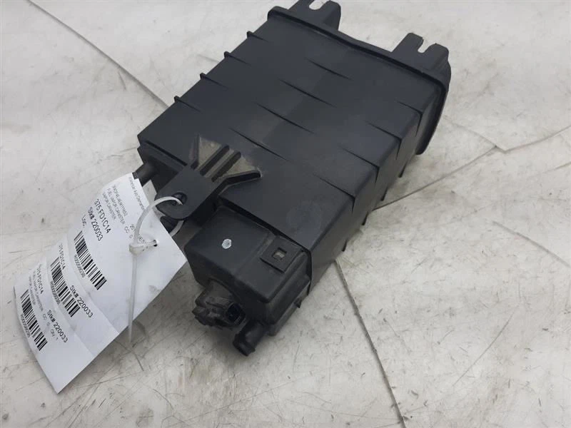 Bote de vapor de combustible 14 15 16 17 18 19 Ford Fiesta D2BZ9D653A Foto 3 de 4