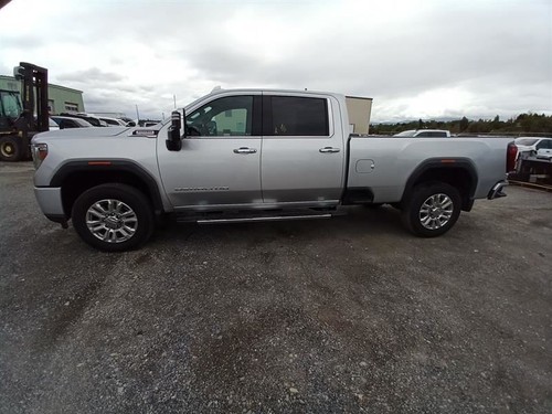 Front Hub from 2020 GMC Sierra Denali 3500 10852327 - Picture 7 of 12