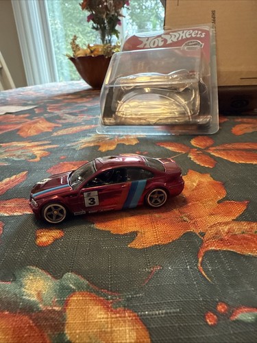 RLC Hot Wheels Collectors 2006 BMW M3 Red Opening Hood 2025 - Picture 5 of 9