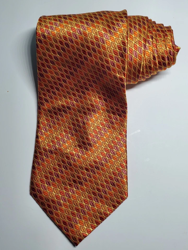 Corbata Stanley Blacker Hombre, Color Naranja Quemado Diseño Geométrico Foto 3 de 4
