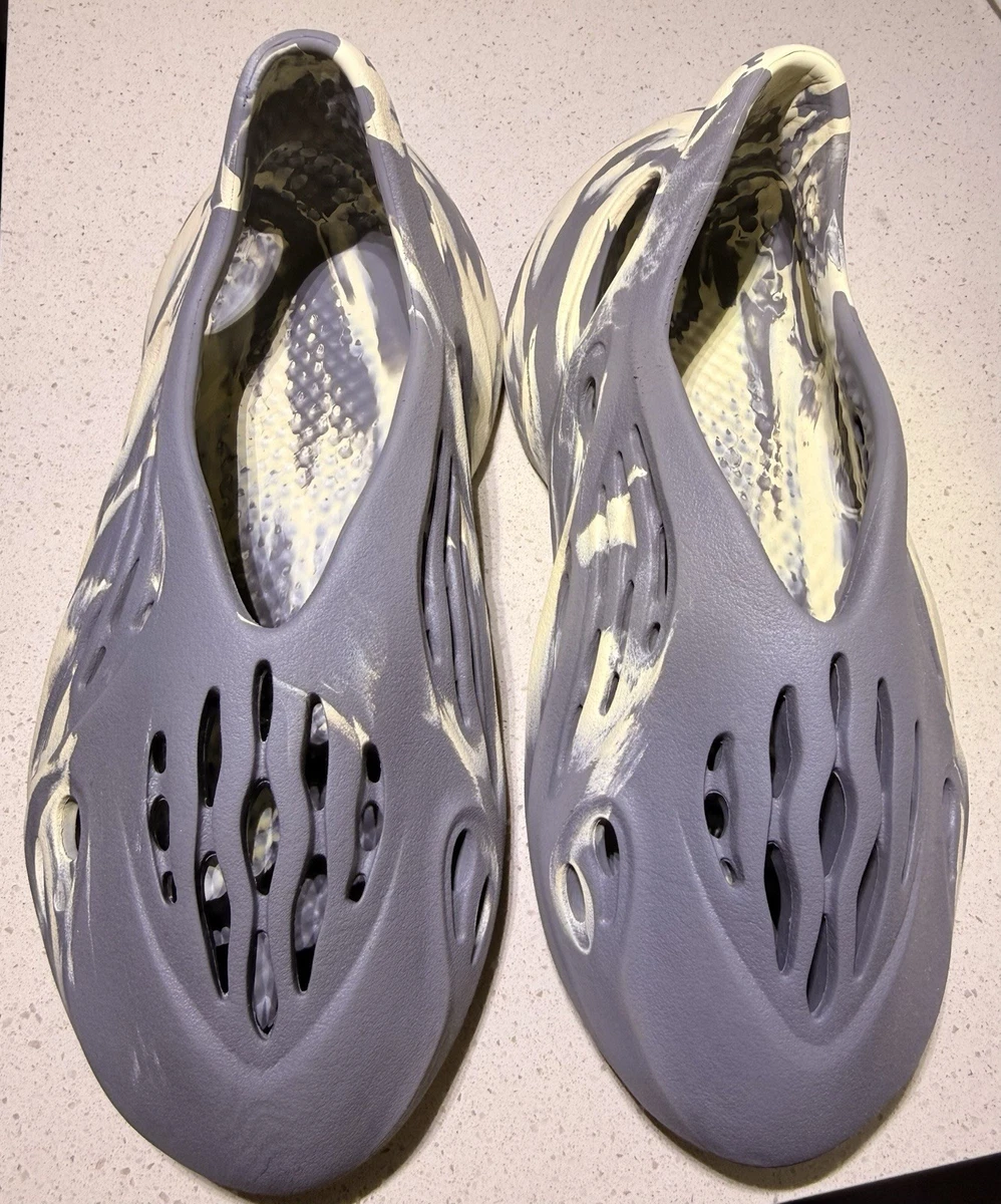 Preços baixos em Yeezy Foam RNNR MXT Moon Gray | eBay