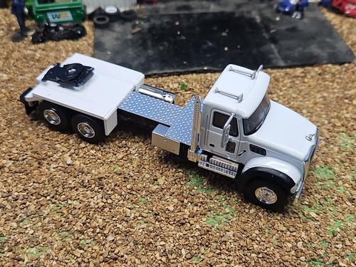 Custom MADE Greenlight 2019 MACK SD Day Cab Semi Truck Diesel 1/64 Dcp Ertl GL - Picture 10 of 14
