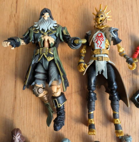 Selection of Fortnite Figures x 26 Elite Agent Bigfoot Raptor Midas Teknique Oro - Picture 2 of 7
