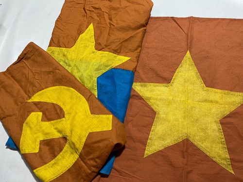 FLAG , THe NLF , COMMUNISTS Hammer and Sickle , VC Vietcong NORTH VIETNAM , Y - Picture 6 of 9