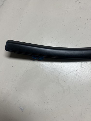 2019-2024 Chevrolet Silverado 1500/GMC Sierra 1500 Belt Molding Rear Right OEM - Picture 2 of 8
