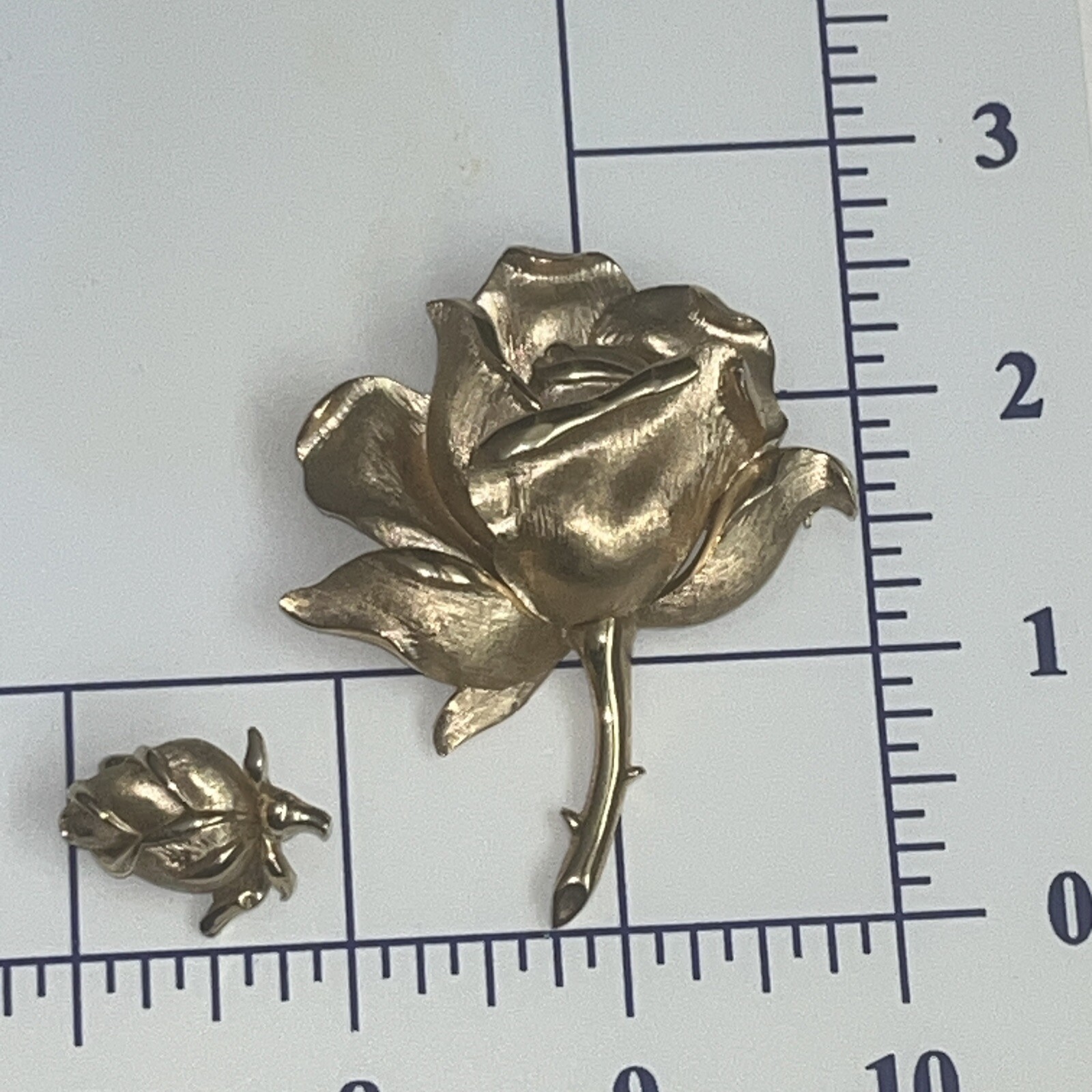 Crown Trifari Gold Tone 1960s Blooming Rose Brooc… - image 10