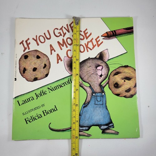 If You Give A Mouse A Cookie by Laura Joffe Numeroff Paperback Children's Book - Picture 3 of 4
