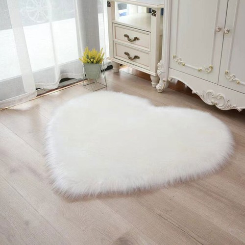 Heart Shaped Fluffy Rug Carpet Bedroom Soft Comfortable Decoration Floor Mat - Picture 2 of 9