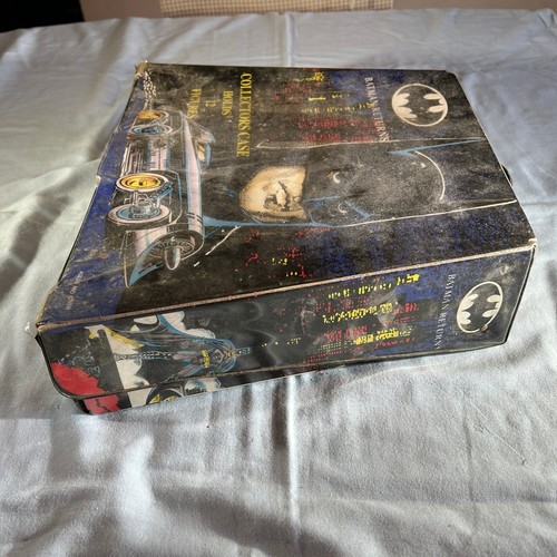 1992 BATMAN RETURNS CUSTODIA DA COLLEZIONE 12 FIGURE DC COMICS TARA TOY CORP VINTAGE COSÌ COM'È - Foto 6 di 12