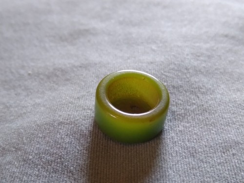Vintage Sunken Top Green Plastic Button. - Picture 4 of 12