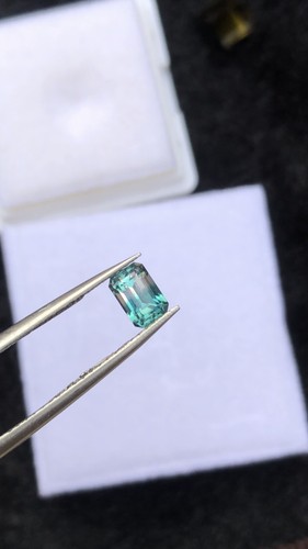 0.65 Carat Bicolour Tourmaline from Afghanistan - Loupe Clean, Perfect for Fine - Picture 5 of 11