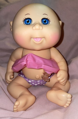 2015 Cabbage Patch Doll With Swimming Float Ring Xavier Roberts all Plastic - Picture 7 of 10