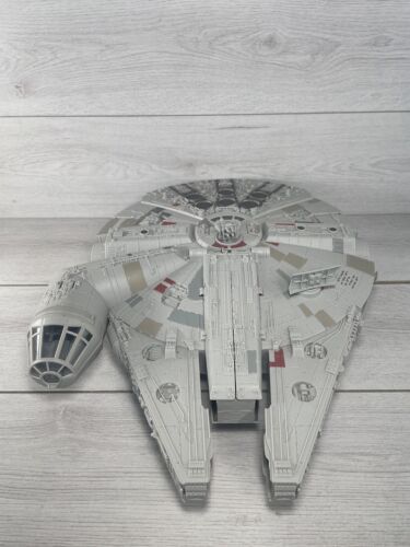 Star Wars The Force Awakens Battle Action Millennium Falcon C-001C