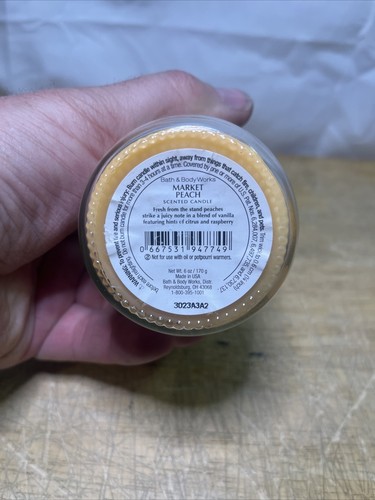 Bath and Bodyworks Scented Candle 6 Ounce MARKET PEACH USA. - Picture 4 of 5