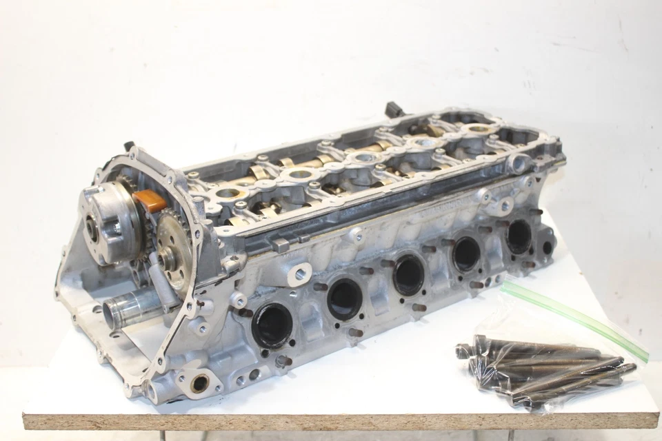 VOLKSWAGEN BEETLE 2006-2010 CONJUNTO DE CULATA DE MOTOR DE 2,5 L CON PERNOS OEM Foto 2 de 4