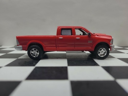 Custom LIFTED 2014 1/64 DODGE RAM 2500 4x4 Truck Cummins. ERTL TOMMY Greenlight - Picture 10 of 12