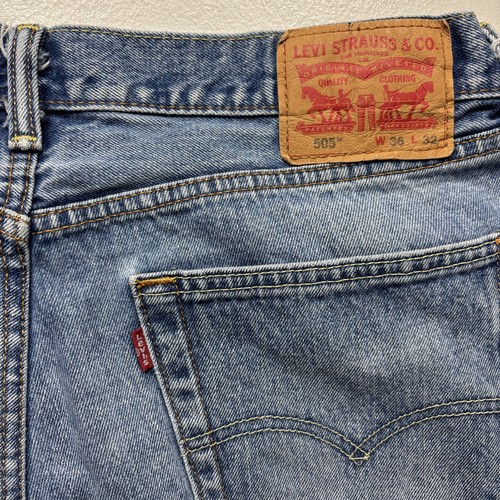Levis 505 Jeans 36x32 Mens Straight Classic Light Blue Denim 5-Pocket Zip - Picture 3 of 6