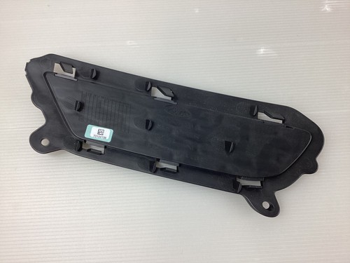 RANGE ROVER EVOQUE 2015-19 RIGHT FRONT BUMPER FOG LIGHT GRILL COVER NEW GENUINE - Picture 4 of 6