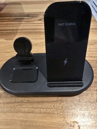 wireless charger phone+headphones/airpods+smart watch) - Photo 3 sur 3