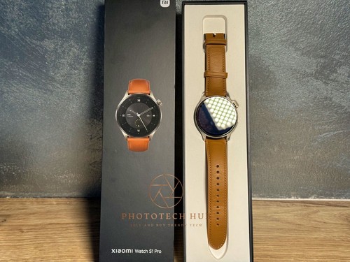 Xiaomi Watch S1 pro 46mm Cassa Silver con cinturino marrone.