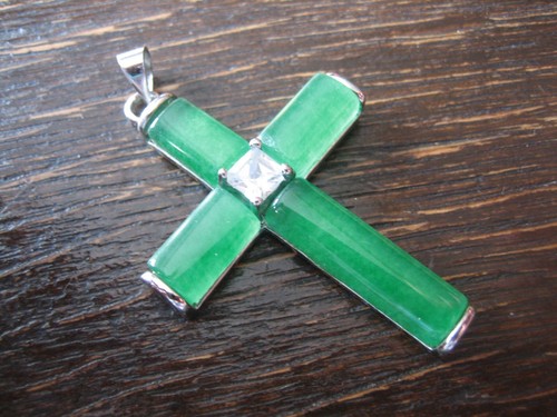 traumhaft schöner Kreuz Anhänger 18ct Weißgold vergoldet Jade leuchtend grün - Picture 3 of 4