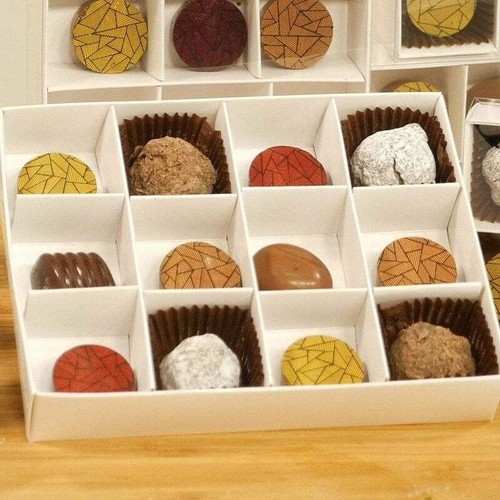 10 WHITE CHOCOLATE COOKIE 12 Bay Cavity Part Pieces BOX 16x12x3 CLEAR SLIDE LID - Bild 2 von 9