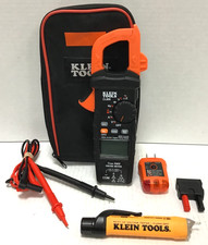 (MA3) Klein Tools CL800 Digital Clamp Meter with Voltage Tester & Outlet Tester