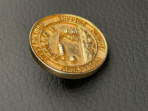 Vintage 1969 Apollo 11 Astronauts Space Mission Pin Aldrin Armstrong Collins - Picture 2 of 3