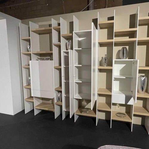 Sudbrock Wohnwand Cubo Glattlack Verkehrsweiß Mit 4 Drehtüren Und 2 Schubkästen - Bild 5 von 6