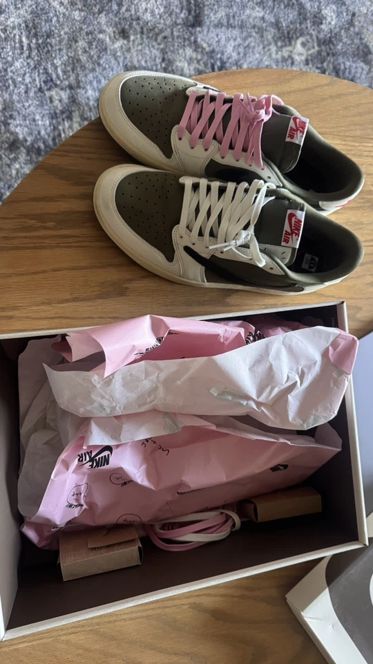 Size 9.5 Travis Scott x Air Jordan 1 Retro OG SP Low Reverse Olive / Medium... - Image 4 of 4