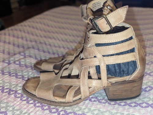 Freebird by Steven Gazelle Taupe Tan Light Brown Sandals Sz 8 Gladiator Distress - Picture 7 of 17