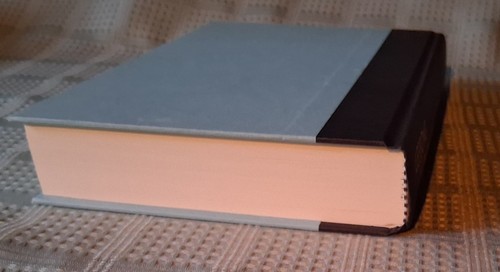 Lessons in Chemistry A Novel by Bonnie Garmus First Edition 2022 Hardcover DJ - Picture 10 of 13