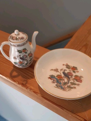 wedgwood kutani crane miniature coffee pot and dish - Picture 2 of 4