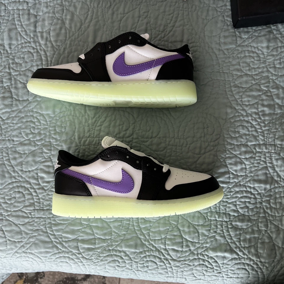 Jordan 1 Retro Bajo OG Negro/Negro Frambuesa Talla 5Y Foto 3 de 4