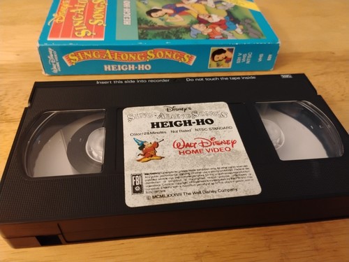 Disneys Sing Along Songs - Snow White: Heigh-Ho (VHS, 19987 B42) - Bild 3 von 3