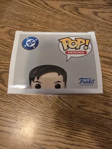 Funko Pop! Heroes DC Batman Beyond Terry McGinnis Chase #560 - Imagen 5 de 7