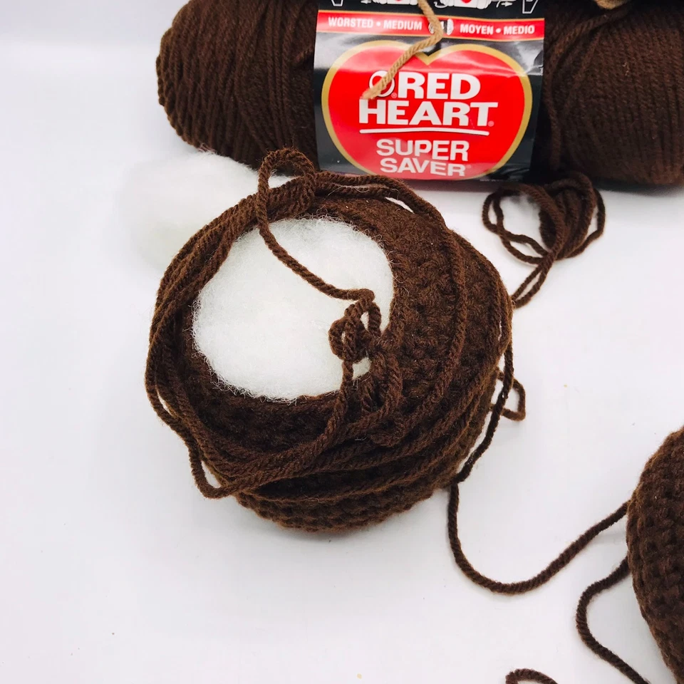Lote de 2 madejas de hilo corazón rojo con ganchillo abandonado Project marrón tostado 2 bolas Foto 3 de 4