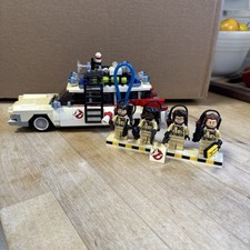  LEGO  Ghostbusters Ecto-1 with LEGO men 