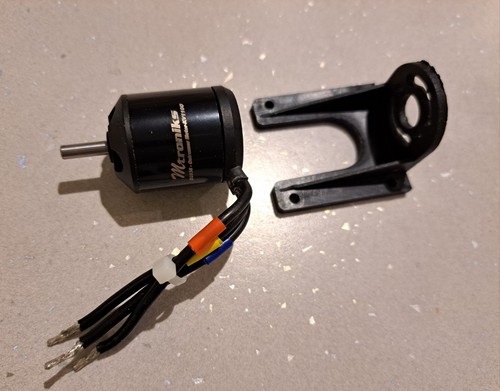 Mtroniks D2836 Brushless Motor KV1100 120W 12V mit Nylonhalterung. Modellboote - Bild 1 von 5