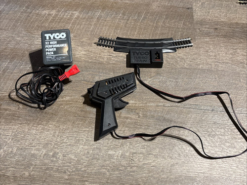 VINTAGE 1987 TYCO SUPER TURBO TRAIN HO SUPPLY CONTROLLER X2 POWER PACK 631 WORKS - Picture 1 of 20