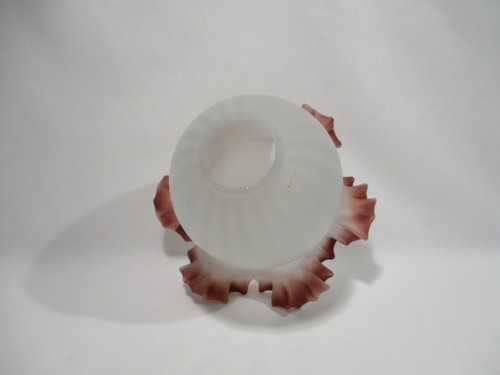 ANCIENNE TULIPE ABAT JOUR GLOBE EN VERRE DENTELLE DE LAMPE A PETROLE LIGHT - Picture 4 of 9