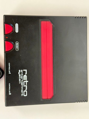 Retro-Bit NES Entertainment System mit einem Controller und Kabeln - Bild 3 von 13