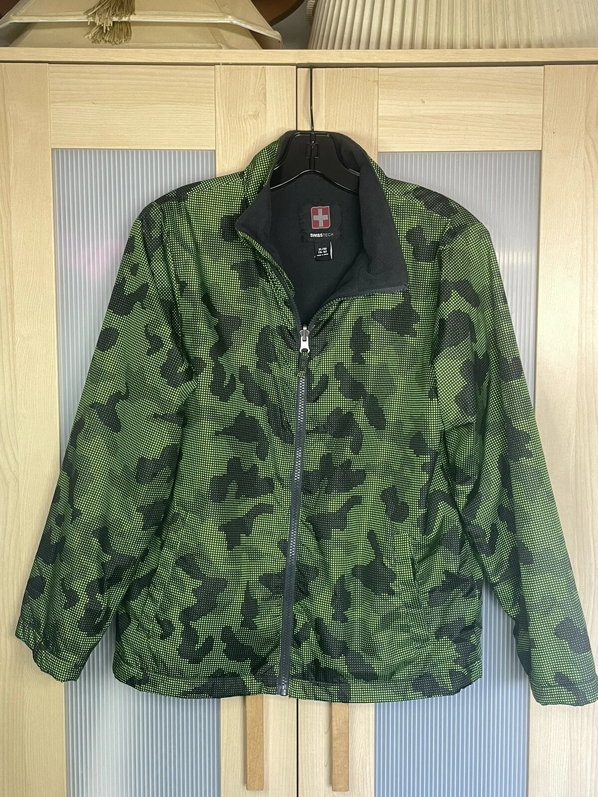 Swiss Tech Ski Snow Jacket Coat Black Green Casual School XL 14-16 Fall Winter