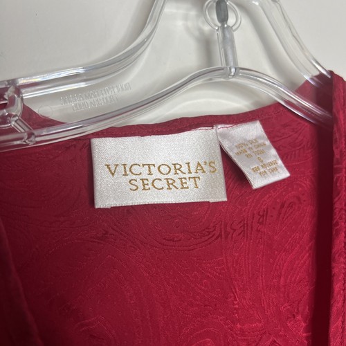 Victorias Secret Womens Sleep Top Size Small Red Paisley Silk Button Up Intimate - Picture 6 of 8
