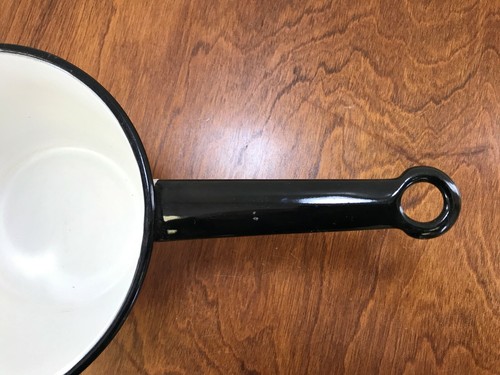 Vintage/Antique White Black Rim Enamel Sauce Pan Kitchenware Kitchen Cookware - Picture 5 of 12