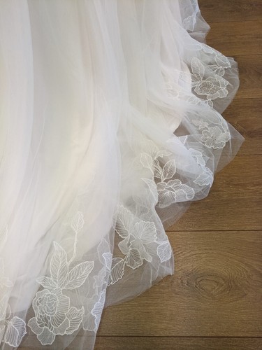 Adore By Justin Alexander Harlow 11294 Wedding Dress- Ex Bridal Shop Sample - Picture 4 of 8