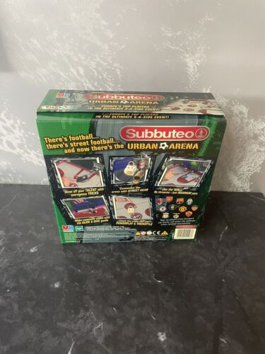 Juego de fútbol Subbuteo Urban Arena de MB Games Hasbro 2005 completo y en excelente estado - Imagen 3 de 9