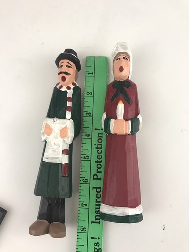 Carolers with Lamp Post Table Top Christmas Decoration 3 figures & house - Picture 4 of 7
