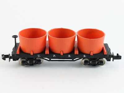 N4 N Scale Train Car UPRR Flat Water Car Three Tub Load Bachmann